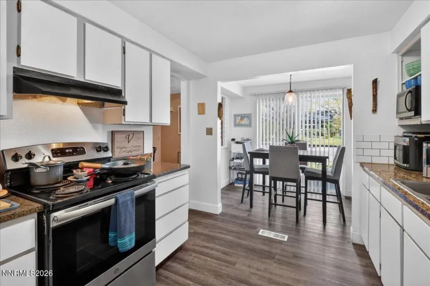 1593 York, Sparks, Nevada 89431, 3 Bedrooms Bedrooms, ,2 BathroomsBathrooms,Residential,Residential,York,260004999