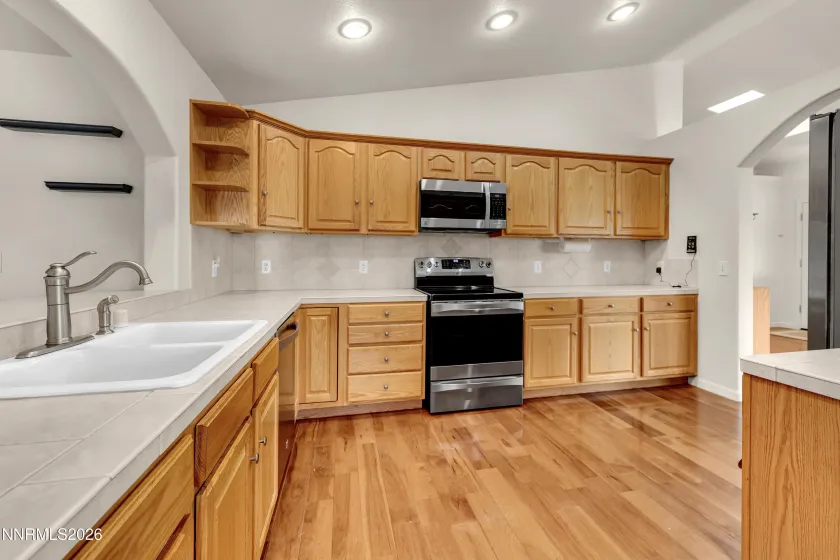 480 Ember, Sparks, Nevada 89436, 4 Bedrooms Bedrooms, ,3 BathroomsBathrooms,Residential,Residential,Ember,260005001