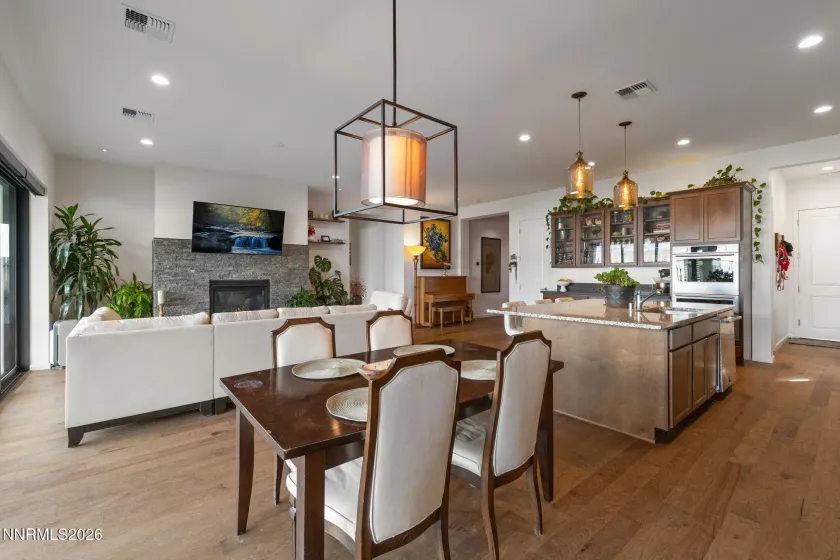 15025 Iron River, Reno, Nevada 89521, 3 Bedrooms Bedrooms, ,3 BathroomsBathrooms,Residential,Residential,Iron River,260005011