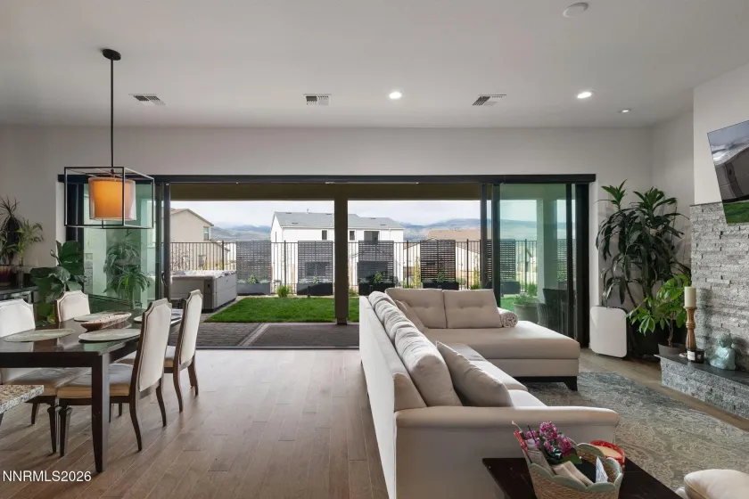 15025 Iron River, Reno, Nevada 89521, 3 Bedrooms Bedrooms, ,3 BathroomsBathrooms,Residential,Residential,Iron River,260005011