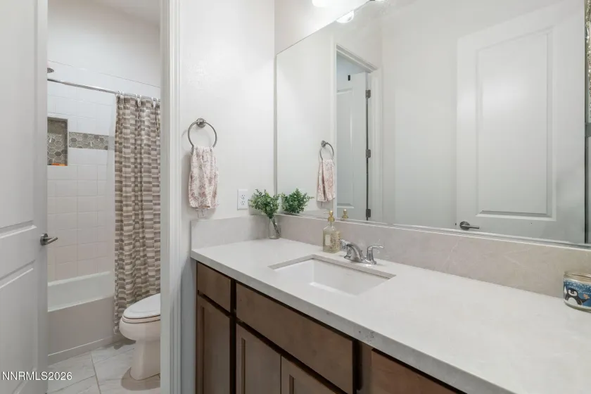 15025 Iron River, Reno, Nevada 89521, 3 Bedrooms Bedrooms, ,3 BathroomsBathrooms,Residential,Residential,Iron River,260005011