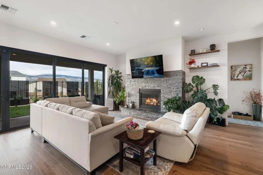 15025 Iron River, Reno, Nevada 89521, 3 Bedrooms Bedrooms, ,3 BathroomsBathrooms,Residential,Residential,Iron River,260005011