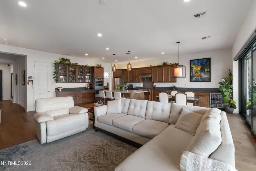 15025 Iron River, Reno, Nevada 89521, 3 Bedrooms Bedrooms, ,3 BathroomsBathrooms,Residential,Residential,Iron River,260005011