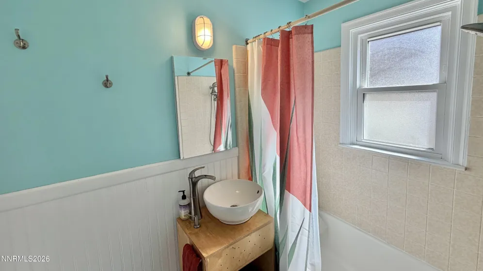 525 Taylor, Reno, Nevada 89502, 2 Bedrooms Bedrooms, ,1 BathroomBathrooms,Residential,Residential,Taylor,260005010