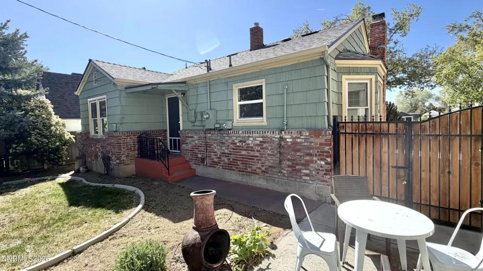525 Taylor, Reno, Nevada 89502, 2 Bedrooms Bedrooms, ,1 BathroomBathrooms,Residential,Residential,Taylor,260005010