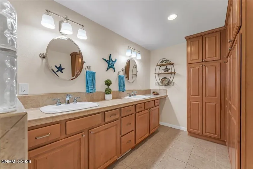 5540 Hidden Valley, Reno, Nevada 89502, 3 Bedrooms Bedrooms, ,3 BathroomsBathrooms,Residential,Residential,Hidden Valley,260005013