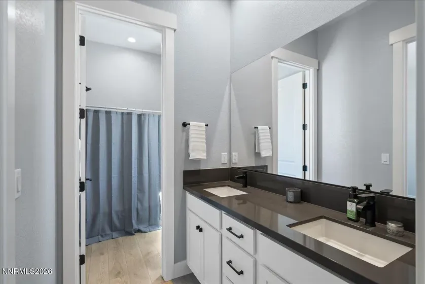 11599 Vinegar Peak, Sparks, Nevada 89441, 5 Bedrooms Bedrooms, ,4 BathroomsBathrooms,Residential,Residential,Vinegar Peak,260005020