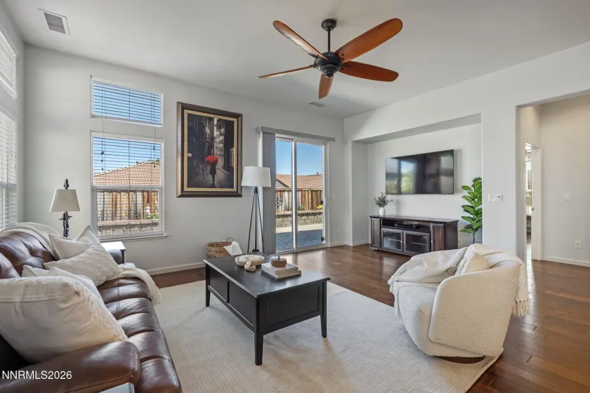 455 Cortono, Reno, Nevada 89521, 4 Bedrooms Bedrooms, ,2 BathroomsBathrooms,Residential,Residential,Cortono,260005023