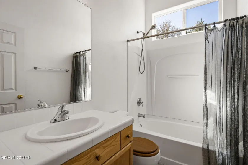 1054 Rimfield, Fernley, Nevada 89408, 3 Bedrooms Bedrooms, ,2 BathroomsBathrooms,Residential,Residential,Rimfield,260005032