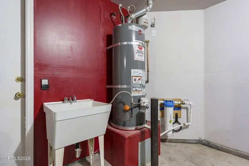 1054 Rimfield, Fernley, Nevada 89408, 3 Bedrooms Bedrooms, ,2 BathroomsBathrooms,Residential,Residential,Rimfield,260005032