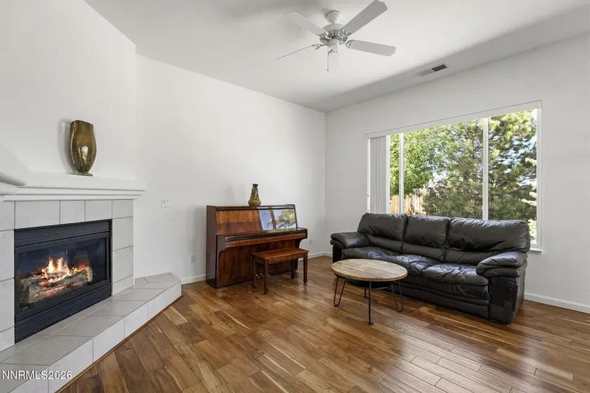 1054 Rimfield, Fernley, Nevada 89408, 3 Bedrooms Bedrooms, ,2 BathroomsBathrooms,Residential,Residential,Rimfield,260005032