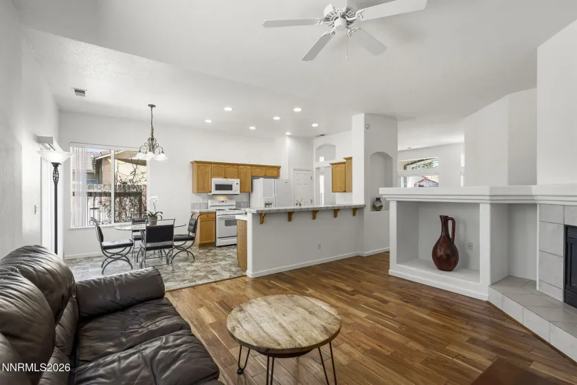 1054 Rimfield, Fernley, Nevada 89408, 3 Bedrooms Bedrooms, ,2 BathroomsBathrooms,Residential,Residential,Rimfield,260005032