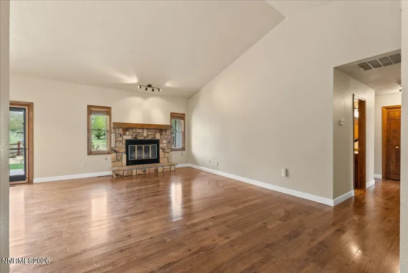 6304 Meadow Creek DR, Reno, Nevada 89519, 3 Bedrooms Bedrooms, ,2 BathroomsBathrooms,Residential,Residential,Meadow Creek DR,260005037