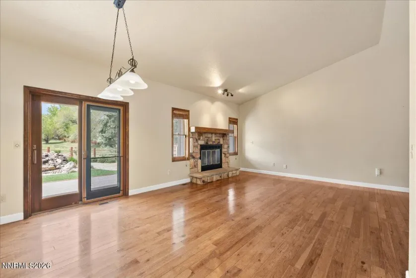 6304 Meadow Creek DR, Reno, Nevada 89519, 3 Bedrooms Bedrooms, ,2 BathroomsBathrooms,Residential,Residential,Meadow Creek DR,260005037