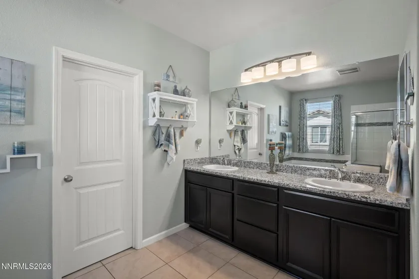 2125 Hope Valley, Reno, Nevada 89521, 3 Bedrooms Bedrooms, ,3 BathroomsBathrooms,Residential,Residential,Hope Valley,260005040