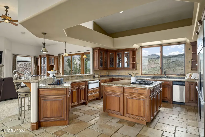 17300 Majestic View, Reno, Nevada 89521, 5 Bedrooms Bedrooms, ,5 BathroomsBathrooms,Residential,Residential,Majestic View,260005046