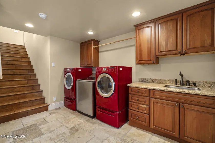 17300 Majestic View, Reno, Nevada 89521, 5 Bedrooms Bedrooms, ,5 BathroomsBathrooms,Residential,Residential,Majestic View,260005046