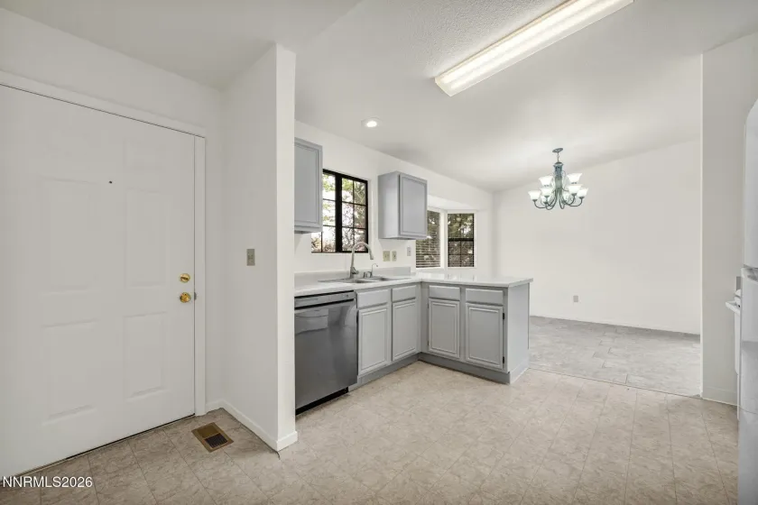 8614 Strutter, Reno, Nevada 89506, 3 Bedrooms Bedrooms, ,2 BathroomsBathrooms,Residential,Residential,Strutter,260005047