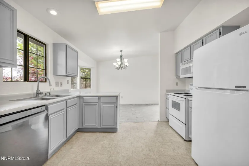 8614 Strutter, Reno, Nevada 89506, 3 Bedrooms Bedrooms, ,2 BathroomsBathrooms,Residential,Residential,Strutter,260005047