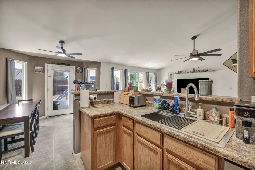 1250 Eagle Rock, Fallon, Nevada 89406, 3 Bedrooms Bedrooms, ,2 BathroomsBathrooms,Residential,Residential,Eagle Rock,260005053