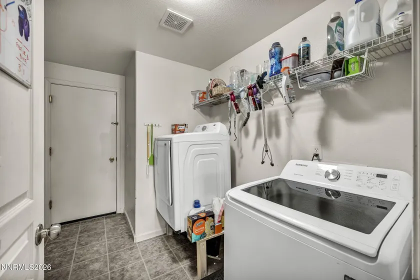 1250 Eagle Rock, Fallon, Nevada 89406, 3 Bedrooms Bedrooms, ,2 BathroomsBathrooms,Residential,Residential,Eagle Rock,260005053