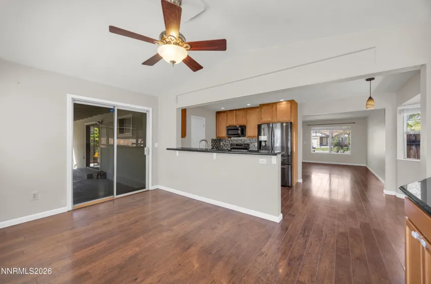 1701 Clover Leaf, Sparks, Nevada 89434, 3 Bedrooms Bedrooms, ,2 BathroomsBathrooms,Residential,Residential,Clover Leaf,260005060