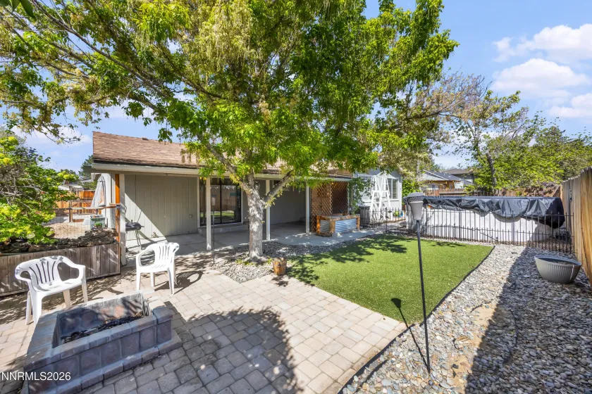 1701 Clover Leaf, Sparks, Nevada 89434, 3 Bedrooms Bedrooms, ,2 BathroomsBathrooms,Residential,Residential,Clover Leaf,260005060