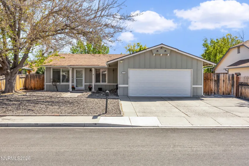 1701 Clover Leaf, Sparks, Nevada 89434, 3 Bedrooms Bedrooms, ,2 BathroomsBathrooms,Residential,Residential,Clover Leaf,260005060