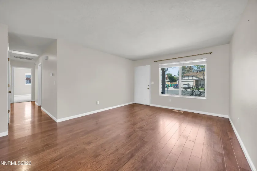 1701 Clover Leaf, Sparks, Nevada 89434, 3 Bedrooms Bedrooms, ,2 BathroomsBathrooms,Residential,Residential,Clover Leaf,260005060