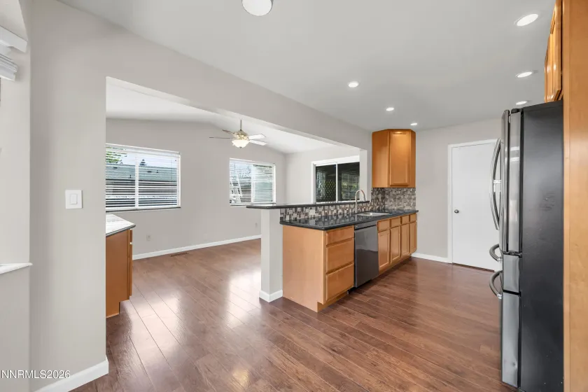 1701 Clover Leaf, Sparks, Nevada 89434, 3 Bedrooms Bedrooms, ,2 BathroomsBathrooms,Residential,Residential,Clover Leaf,260005060