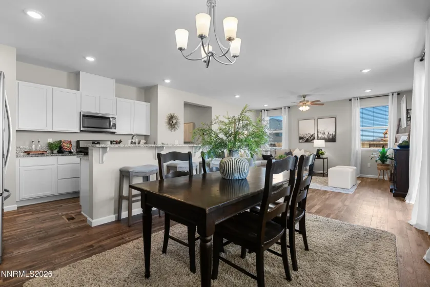 626 Piovana, Sparks, Nevada 89441, 3 Bedrooms Bedrooms, ,2 BathroomsBathrooms,Residential,Residential,Piovana,260005063