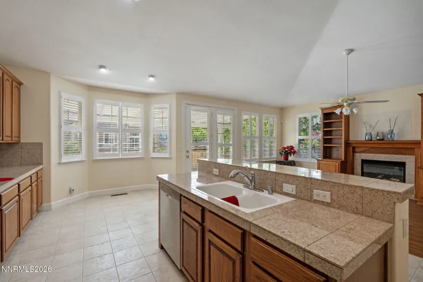 2729 Hamm, Sparks, Nevada 89436, 4 Bedrooms Bedrooms, ,3 BathroomsBathrooms,Residential,Residential,Hamm,260005062