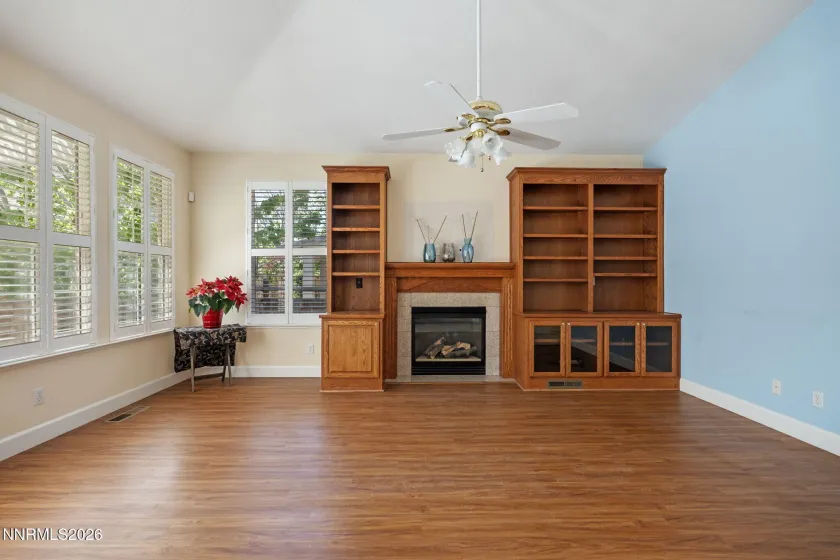 2729 Hamm, Sparks, Nevada 89436, 4 Bedrooms Bedrooms, ,3 BathroomsBathrooms,Residential,Residential,Hamm,260005062