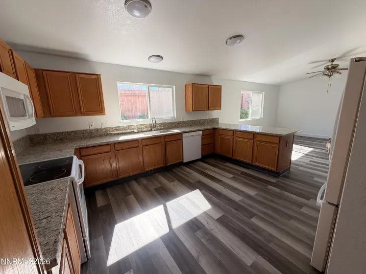 7326 Warhol, Sun Valley, Nevada 89433, 3 Bedrooms Bedrooms, ,2 BathroomsBathrooms,Residential,Residential,Warhol,260005065