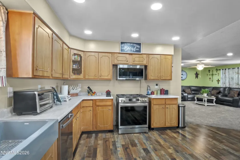 804 K, Hawthorne, Nevada 89415, 3 Bedrooms Bedrooms, ,3 BathroomsBathrooms,Residential,Residential,K,260005071