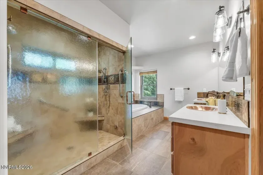 16470 Snow Flower, Reno, Nevada 89511, 5 Bedrooms Bedrooms, ,5 BathroomsBathrooms,Residential,Residential,Snow Flower,260005078