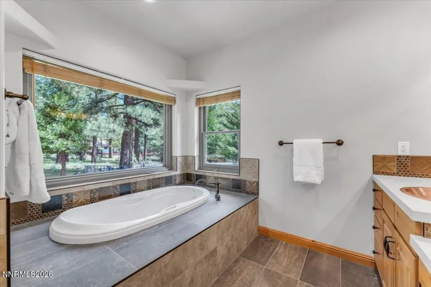 16470 Snow Flower, Reno, Nevada 89511, 5 Bedrooms Bedrooms, ,5 BathroomsBathrooms,Residential,Residential,Snow Flower,260005078