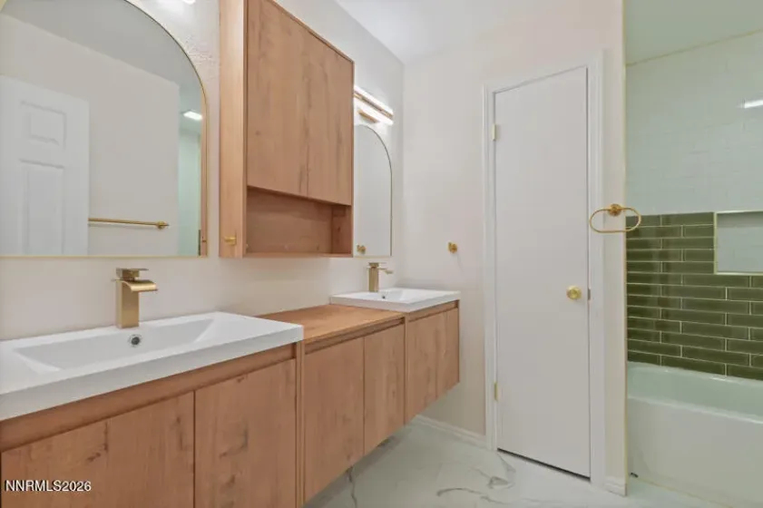 542 Smithridge, Reno, Nevada 89502, 2 Bedrooms Bedrooms, ,2 BathroomsBathrooms,Residential,Residential,Smithridge,260005081