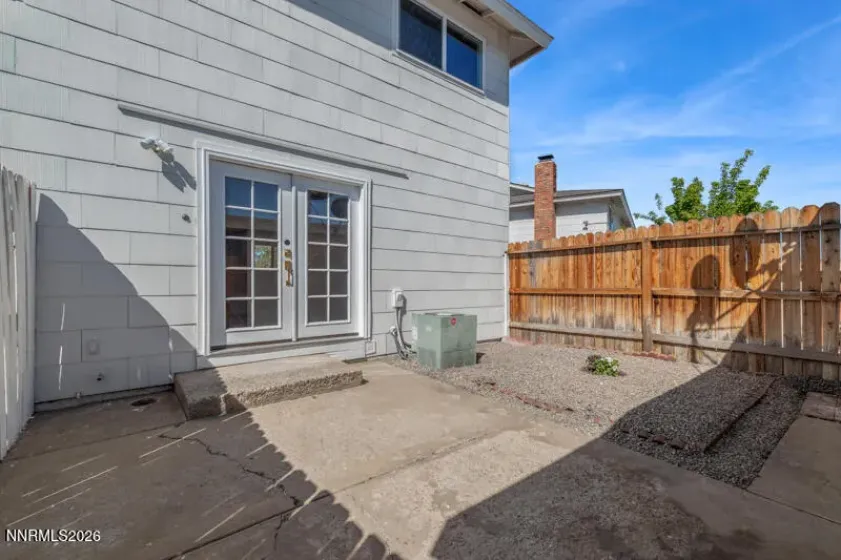 542 Smithridge, Reno, Nevada 89502, 2 Bedrooms Bedrooms, ,2 BathroomsBathrooms,Residential,Residential,Smithridge,260005081