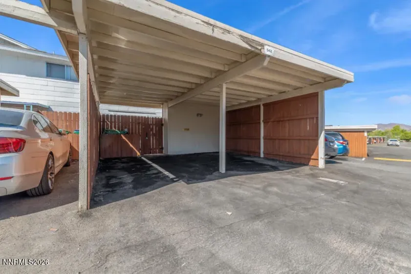 542 Smithridge, Reno, Nevada 89502, 2 Bedrooms Bedrooms, ,2 BathroomsBathrooms,Residential,Residential,Smithridge,260005081