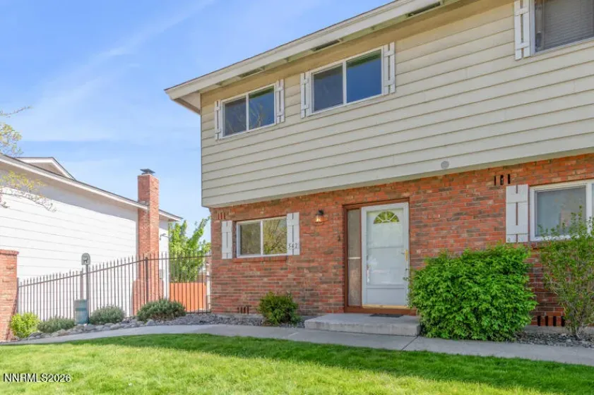 542 Smithridge, Reno, Nevada 89502, 2 Bedrooms Bedrooms, ,2 BathroomsBathrooms,Residential,Residential,Smithridge,260005081