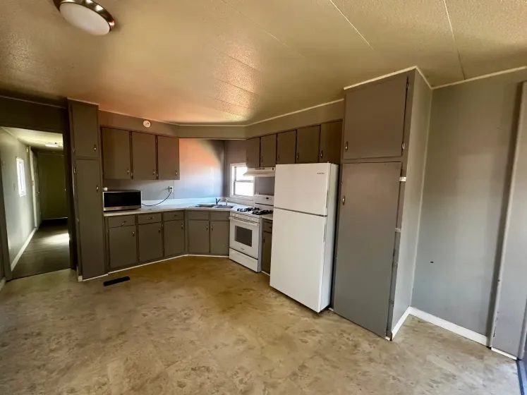 3429 S Carson St #20, Carson City, Nevada 89701, 2 Bedrooms Bedrooms, 10 Rooms Rooms,1 BathroomBathrooms,Manufactured,Residential,S Carson,260005095
