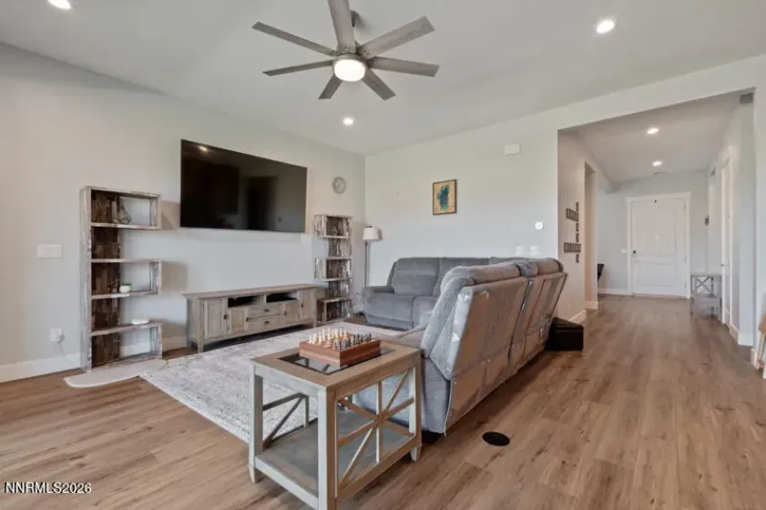 7442 Calypso, Sparks, Nevada 89436, 3 Bedrooms Bedrooms, ,3 BathroomsBathrooms,Residential,Residential,Calypso,260005100