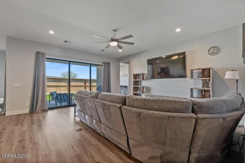 7442 Calypso, Sparks, Nevada 89436, 3 Bedrooms Bedrooms, ,3 BathroomsBathrooms,Residential,Residential,Calypso,260005100