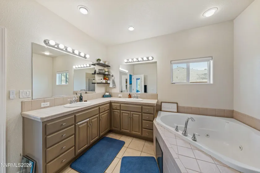 930 Demos, Reno, Nevada 89512, 4 Bedrooms Bedrooms, ,4 BathroomsBathrooms,Residential,Residential,Demos,260005101