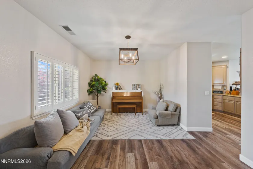 930 Demos, Reno, Nevada 89512, 4 Bedrooms Bedrooms, ,4 BathroomsBathrooms,Residential,Residential,Demos,260005101