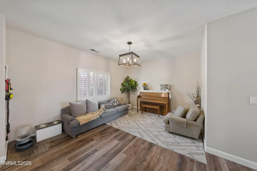 930 Demos, Reno, Nevada 89512, 4 Bedrooms Bedrooms, ,4 BathroomsBathrooms,Residential,Residential,Demos,260005101