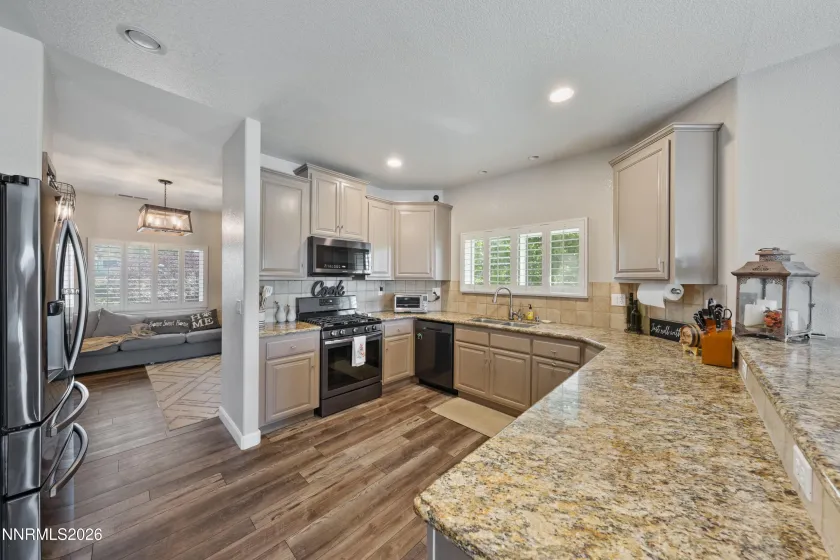 930 Demos, Reno, Nevada 89512, 4 Bedrooms Bedrooms, ,4 BathroomsBathrooms,Residential,Residential,Demos,260005101