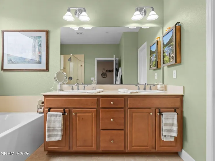 2568 Piero, Sparks, Nevada 89434, 4 Bedrooms Bedrooms, ,3 BathroomsBathrooms,Residential,Residential,Piero,260005106