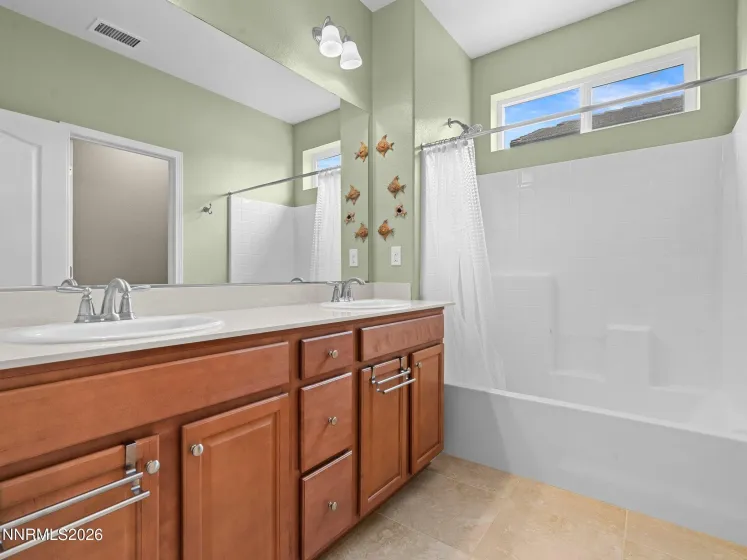 2568 Piero, Sparks, Nevada 89434, 4 Bedrooms Bedrooms, ,3 BathroomsBathrooms,Residential,Residential,Piero,260005106